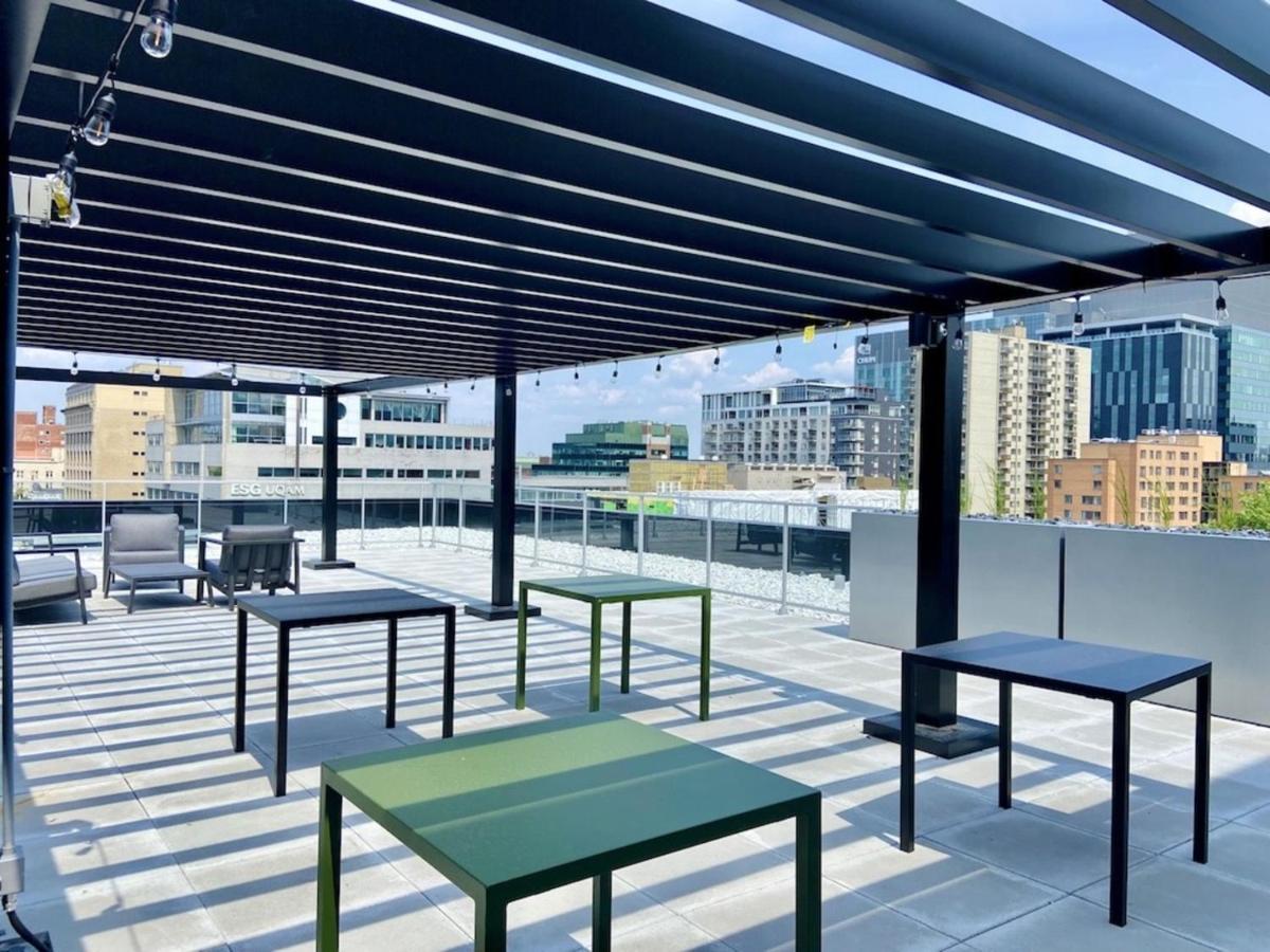 Appartement Condo Avec Terrasse Privee Dans Le Quartier Des Spectacles モントリオール エクステリア 写真